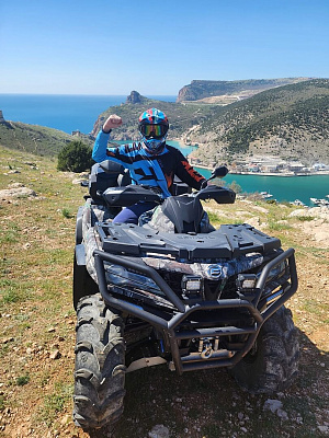 Прокат квадроциклов. Подарочные сертификаты Ultra Подарки Севастополь. Купить оригинальный подарок или подарочный сертификат на Прокат квадроциклов. Сервис UltraPodarki.ru Севастополь 8 800 505 95 30. 